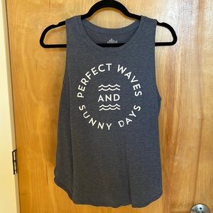 Graphic tank with your summer mantra 🌊☀️